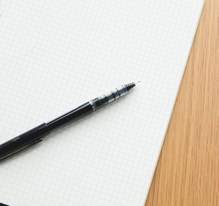 Modele wynagradzania dla pracowników działu sprzedaży (prowizja vs. stała pensja)