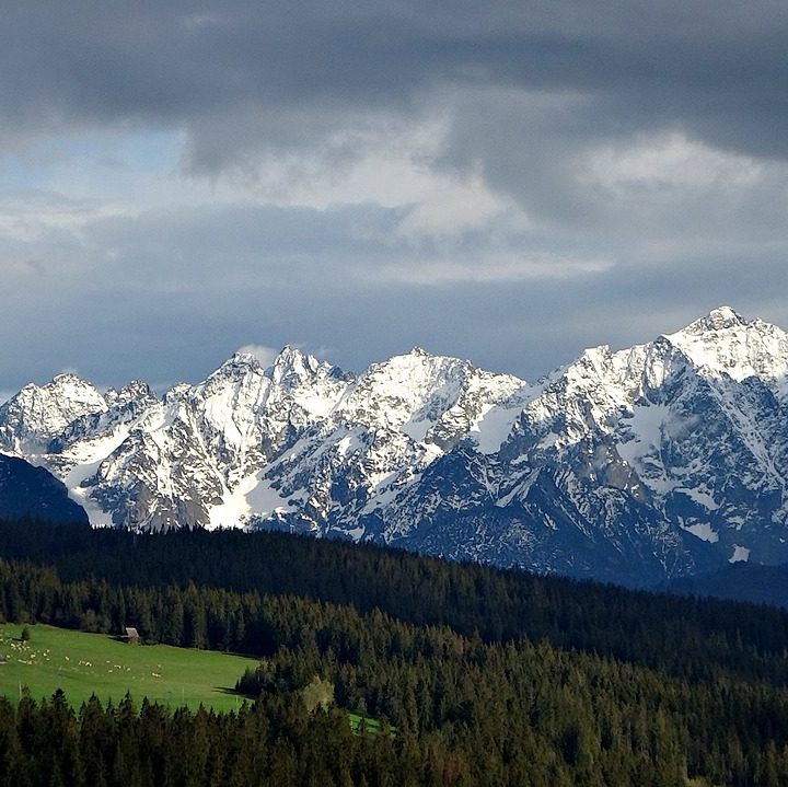 Apartament blisko Krupówek czy na obrzeżach? Porównanie lokalizacji